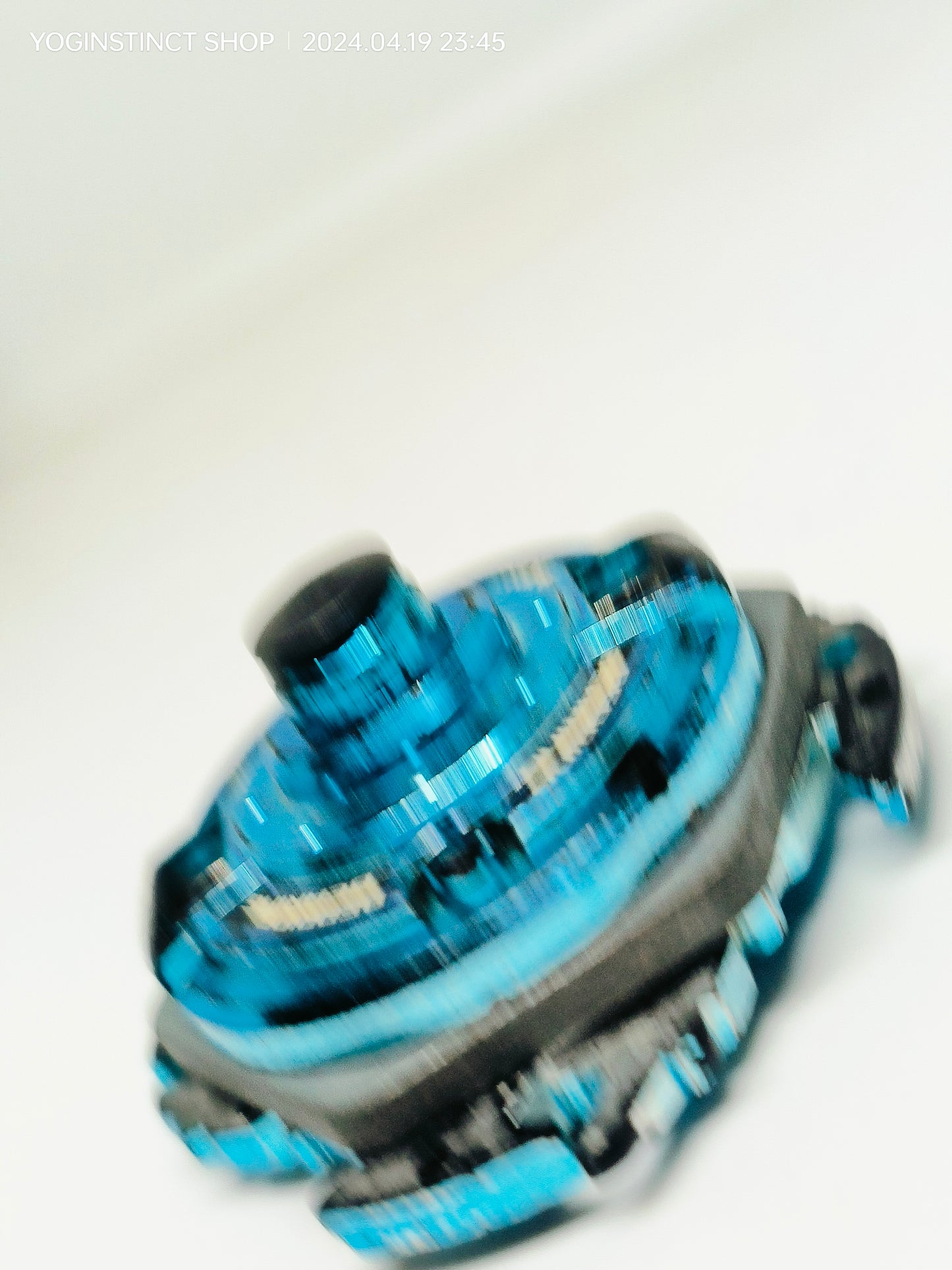 B-00 Wolborg - CoroCoro Limited Version (Metallic Blue and Silver) (C) - Takaratomy Beyblade: Shoot