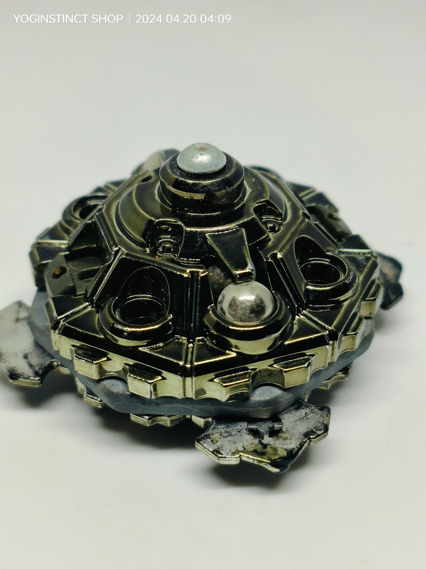 A-14 Draciel Shield / S (B) silver version - Takaratomy Beyblade: Shoot