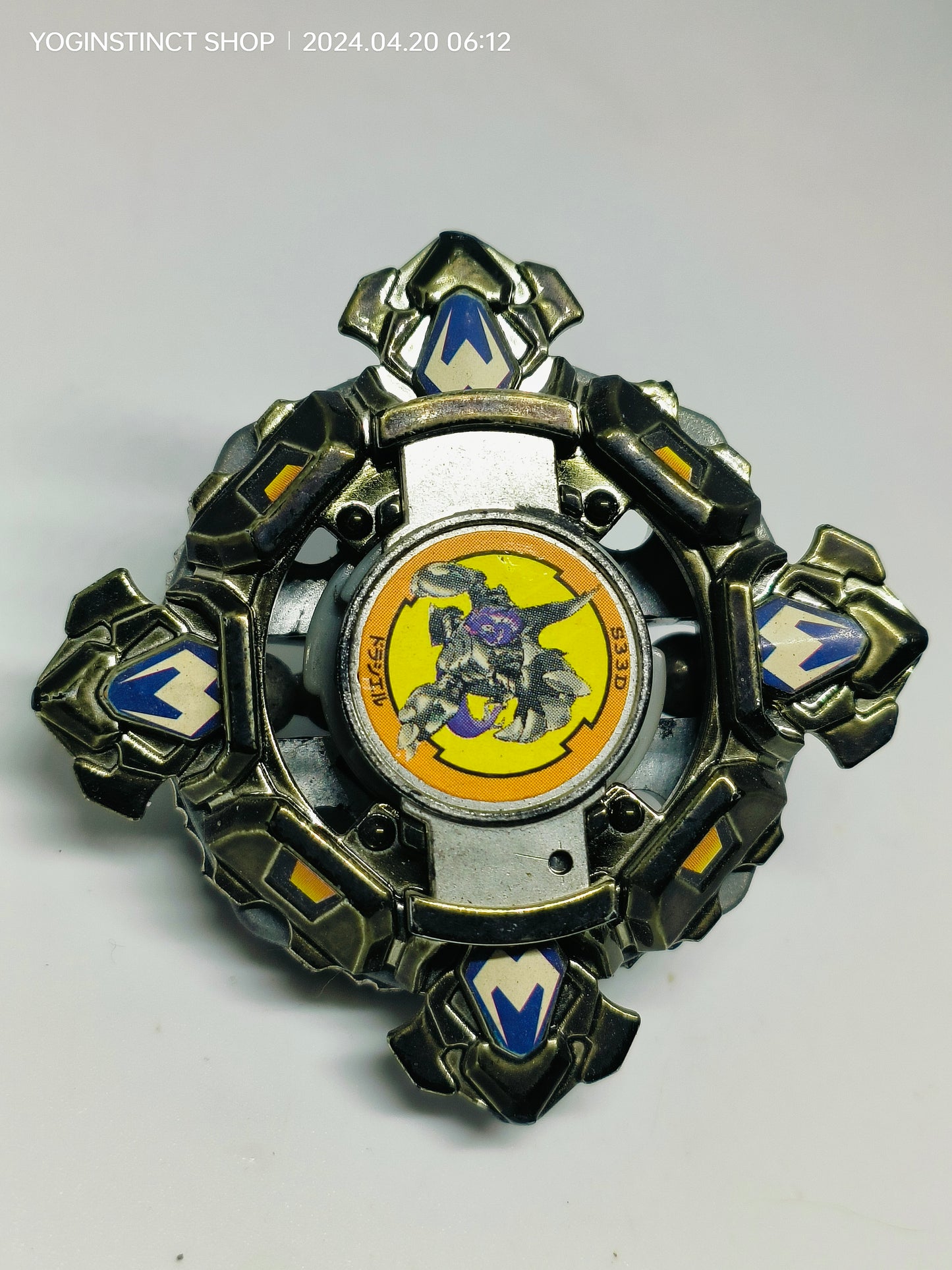 A-14 Draciel Shield / S (B) silver version - Takaratomy Beyblade: Shoot