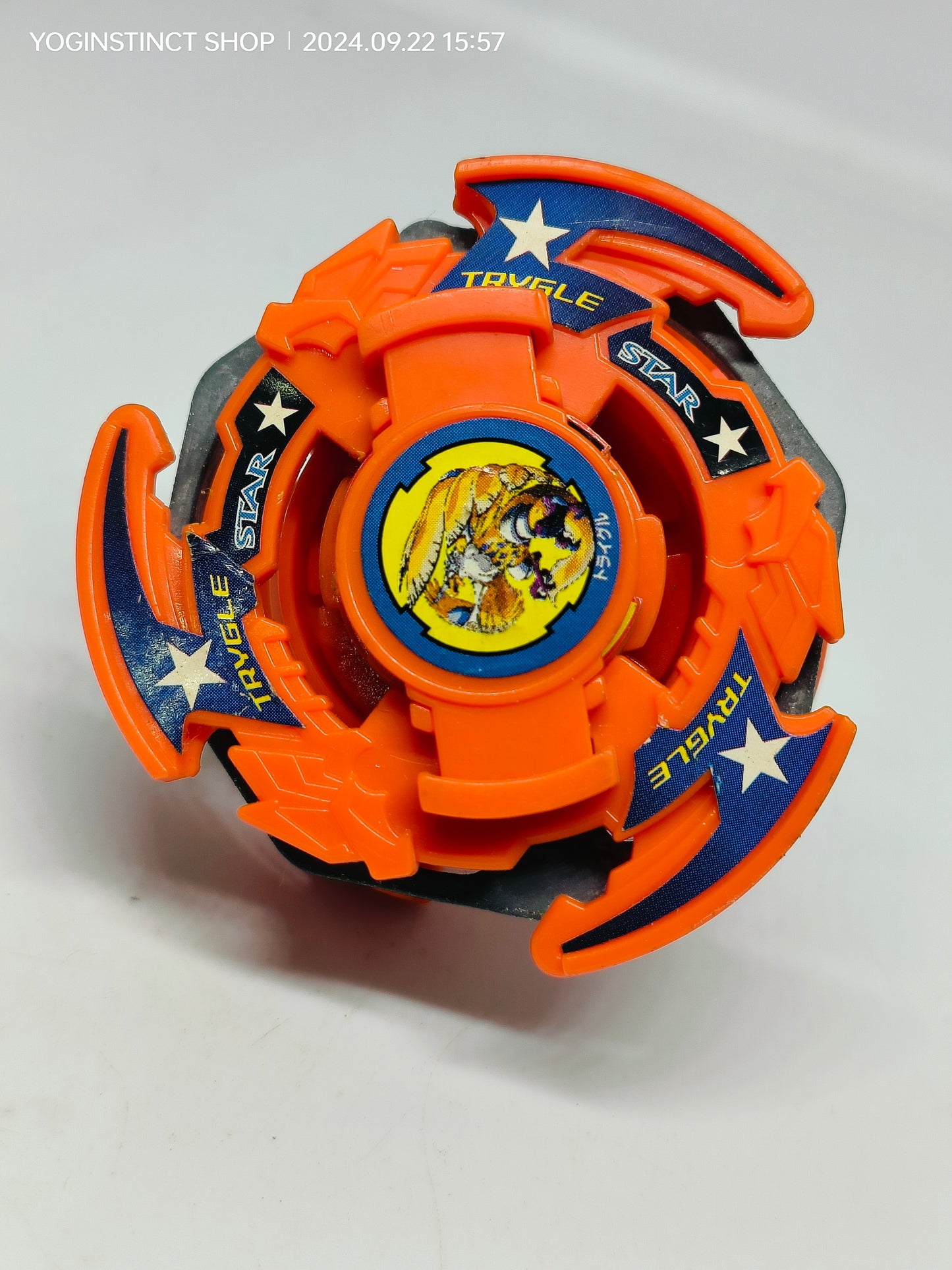 A-17 Trygle (B) - Takaratomy Beyblade: V-Force