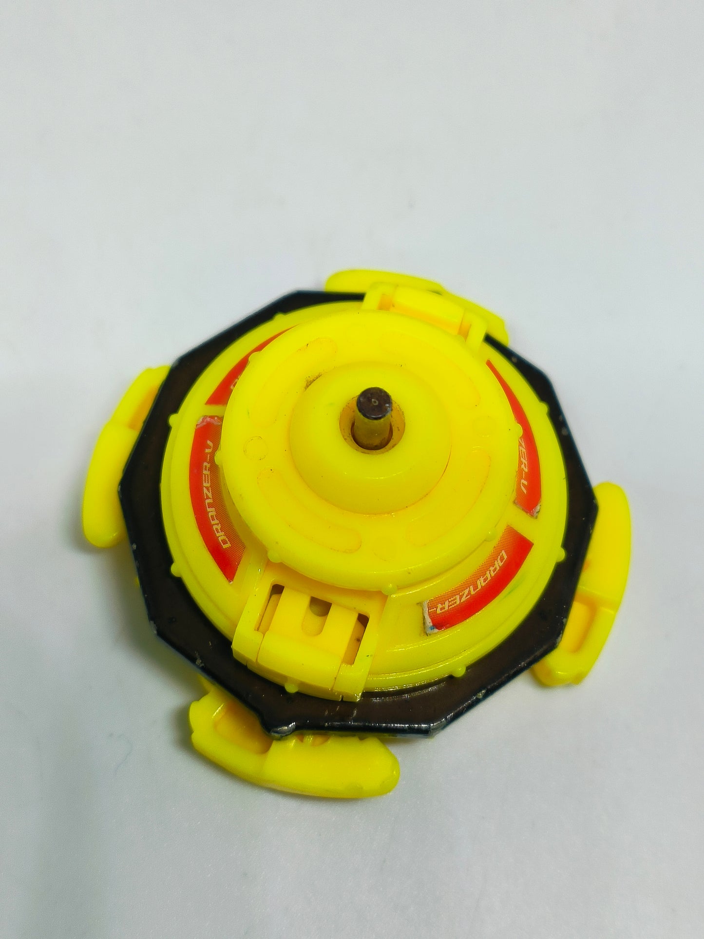 Dranzer Volcano (yellow version) - A-57  Takaratomy Beyblade plastic Generation