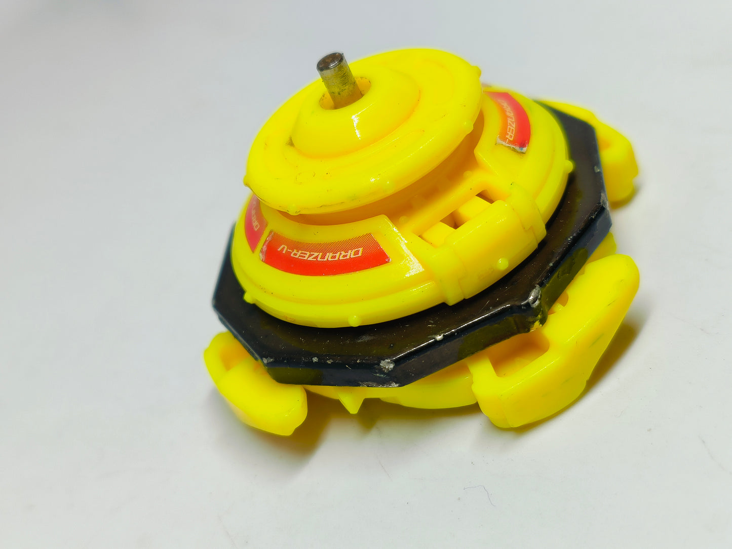 Dranzer Volcano (yellow version) - A-57  Takaratomy Beyblade plastic Generation